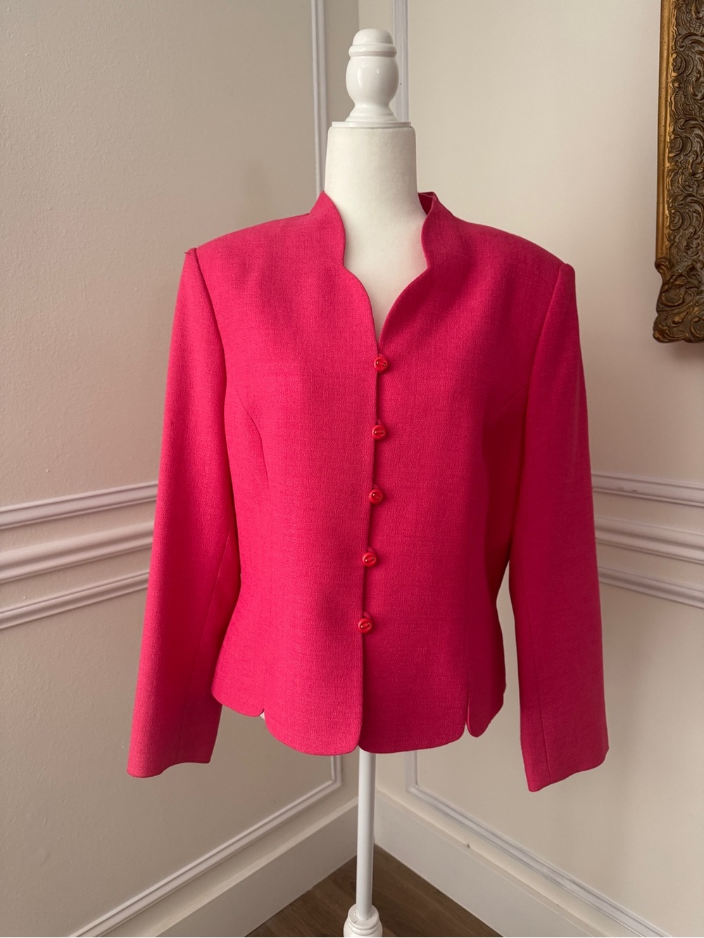 Le Suit Hot Pink Scalloped Hem Button Jacket